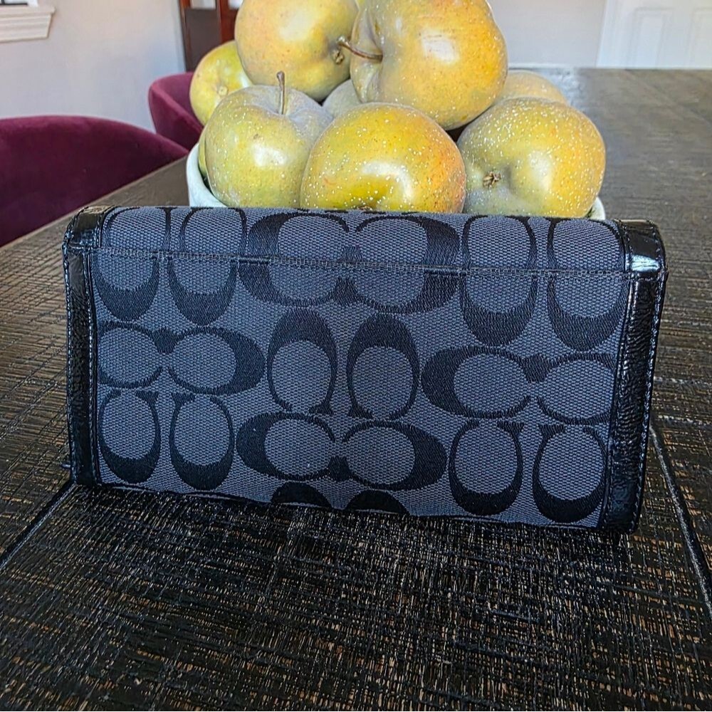 Sold Vtg Coach Monogram Signature C Fabric Trifold Snap Closure Wallet 7x4 - Picture 2 of 10